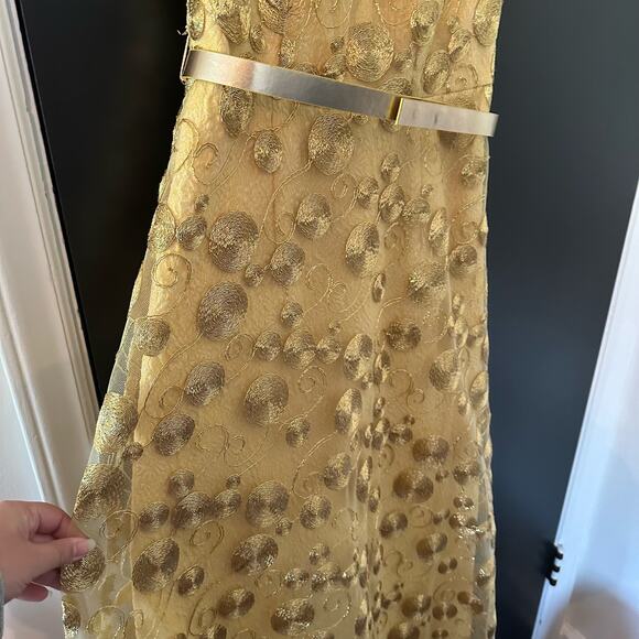 Theia Gold Geometric Circle Swirl Sleeveless Gown Dress Size 4 Holiday Formal - Picture 3 of 11